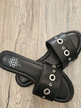 SERRA Black Slide Sandals with Silver Grommets
